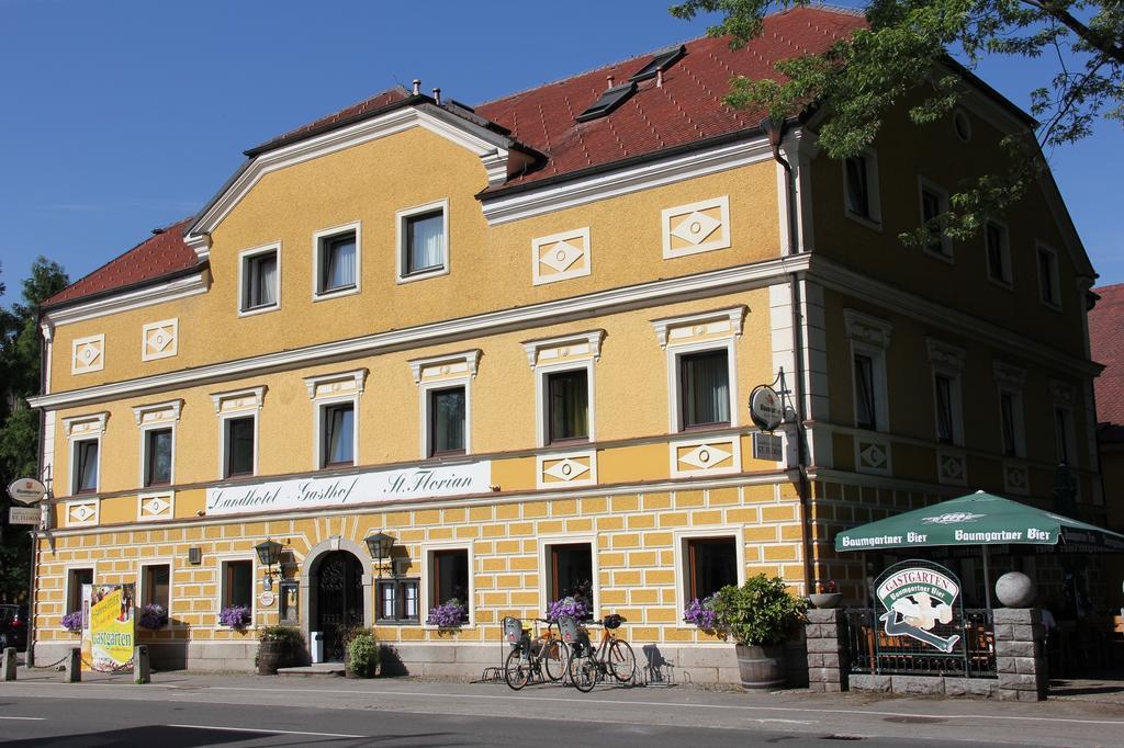 Landhotel St. Florian Sankt Florian am Inn Exterior photo